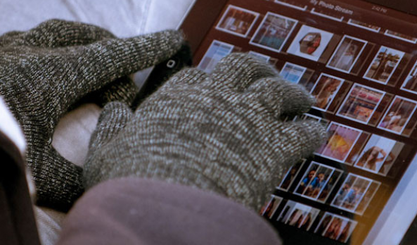 Glove.ly – Call, text, listen, Tweet, check in, and stay warm.